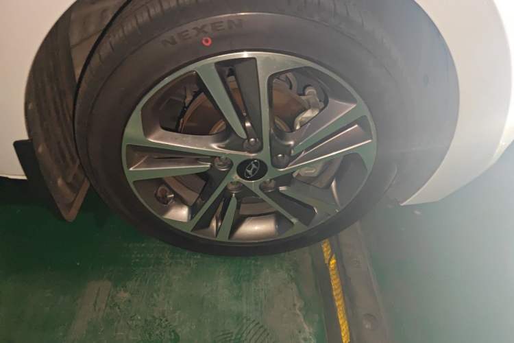 Used Hyundai Elantra (6th Generation / Lingdong) 2016 1.6L Automatic ZhiXuan – Elite Version Right Front Wheel Hub
