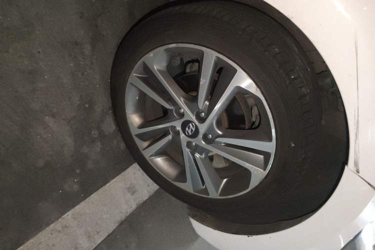 Used Hyundai Elantra (6th Generation / Lingdong) 2016 1.6L Automatic ZhiXuan – Elite Version Right Front Wheel Hub