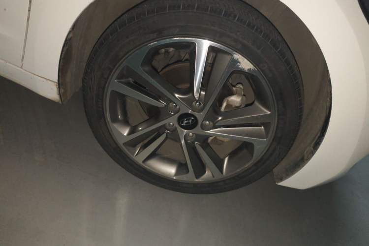 Used Hyundai Elantra (6th Generation / Lingdong) 2016 1.6L Automatic ZhiXuan · Luxury Version Right Front Wheel Hub