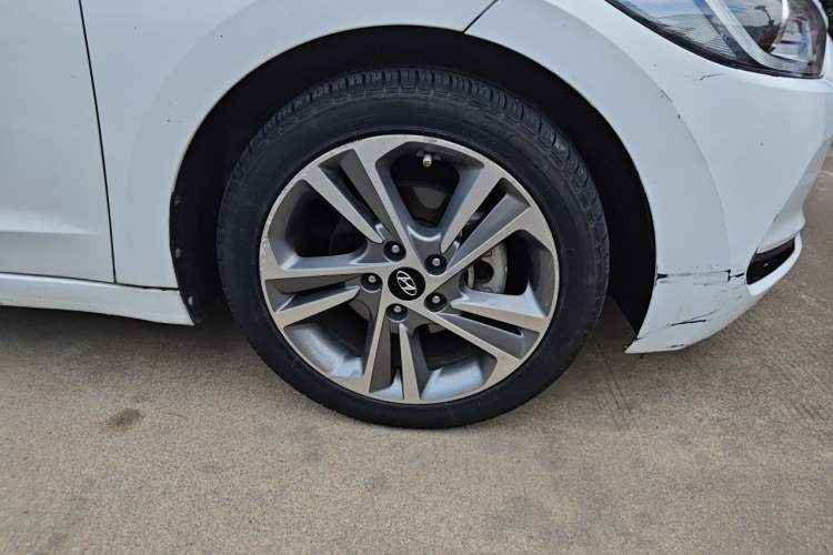 Used Hyundai Elantra (6th Generation / Lingdong) 2016 1.6L Automatic ZhiXuan – Elite Version Right Front Wheel Hub