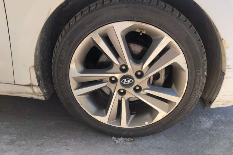 Used Hyundai Elantra (6th Generation / Lingdong) 2016 1.6L Automatic ZhiXuan – Elite Version Right Front Wheel Hub