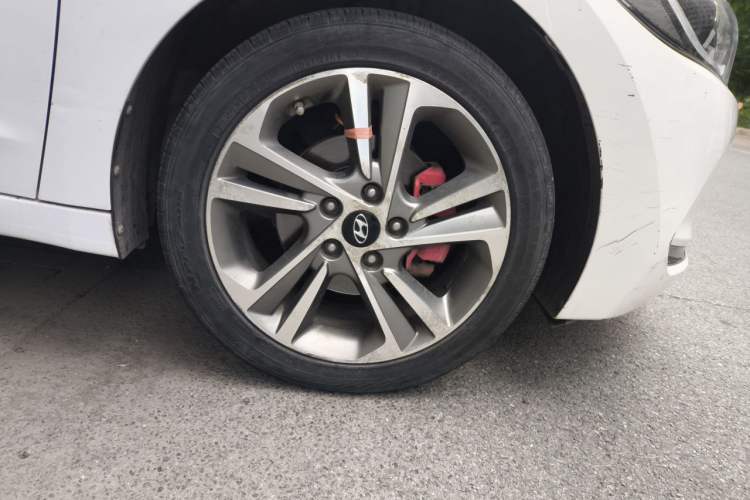 Used Hyundai Elantra (6th Generation / Lingdong) 2016 1.6L Automatic ZhiXuan – Elite Version Right Front Wheel Hub
