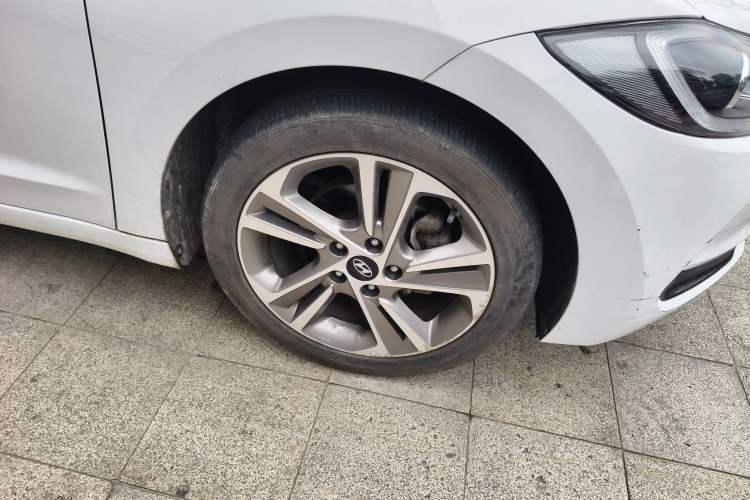 Used Hyundai Elantra (6th Generation / Lingdong) 2016 1.6L Automatic ZhiXuan – Elite Version Right Front Wheel Hub