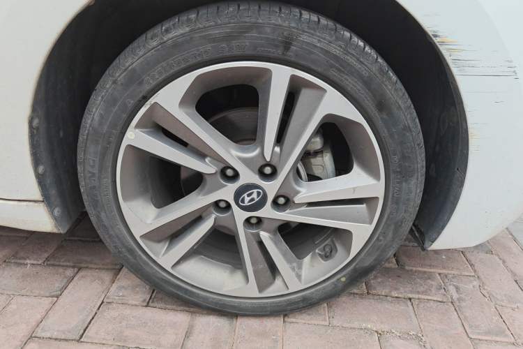 Used Hyundai Elantra (6th Generation / Lingdong) 2016 1.6L Automatic ZhiXuan – Elite Version Right Front Wheel Hub