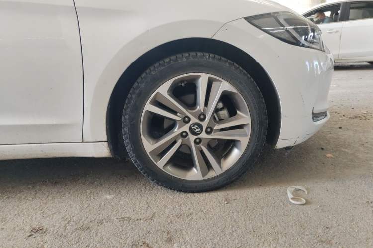 Used Hyundai Elantra (6th Generation / Lingdong) 2016 1.6L Automatic ZhiXuan – Elite Version Right Front Wheel Hub
