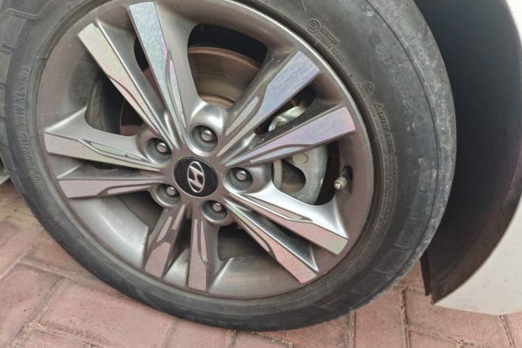 Used Hyundai Elantra (6th Generation / Lingdong) 2016 1.6L Manual ZhiXuan·Youth Edition Right Front Wheel Hub