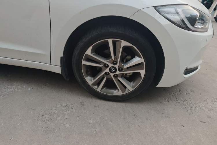 Used Hyundai Elantra (6th Generation / Lingdong) 2016 1.6L Automatic ZhiXuan – Elite Version Right Front Wheel Hub