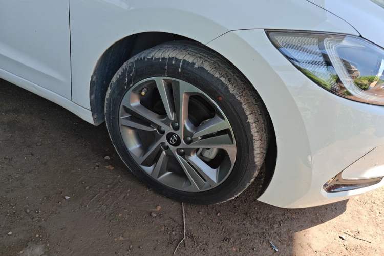 Used Hyundai Elantra (6th Generation / Lingdong) 2016 1.6L Automatic ZhiXuan – Elite Version Right Front Wheel Hub