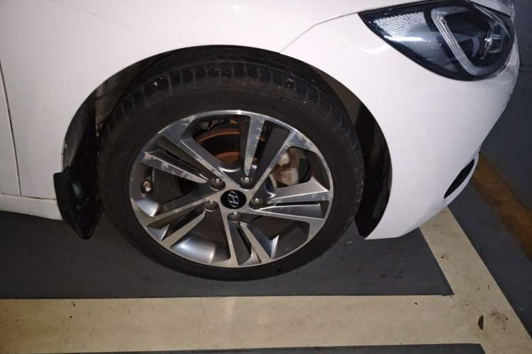 Used Hyundai Elantra (6th Generation / Lingdong) 2016 1.6L Automatic ZhiXuan – Elite Version Right Front Wheel Hub