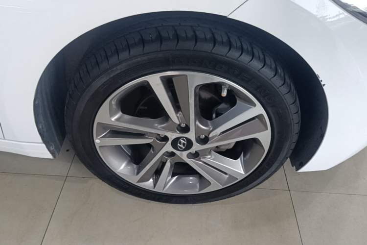 Used Hyundai Elantra (6th Generation / Lingdong) 2016 1.6L Automatic ZhiXuan – Elite Version Right Front Wheel Hub