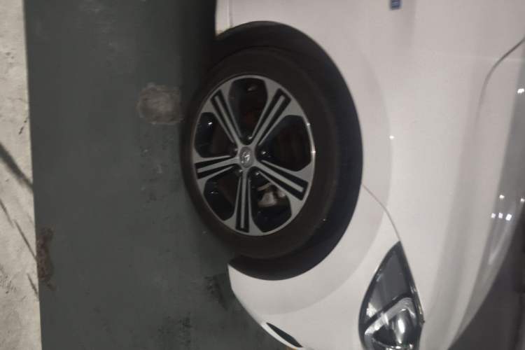 Used Hyundai Elantra (6th Generation / Lingdong) 2016 1.4T Dual-Clutch Xuan Dong · Flagship Edition Right Front Wheel Hub