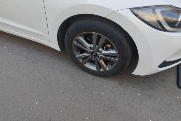 Used Hyundai Elantra (6th Generation / Lingdong) 2016 1.4T Dual-Clutch Xuan Dong · Dynamic Version Right Front Wheel Hub