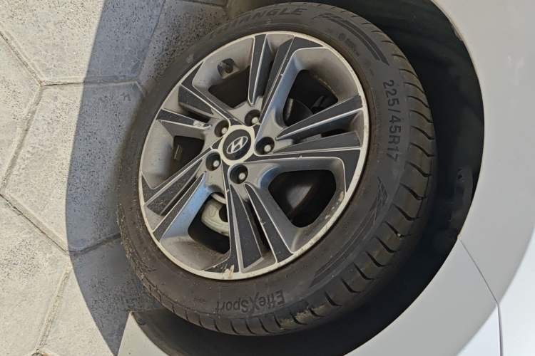 Used Hyundai Elantra (6th Generation / Lingdong) 2016 1.6L Automatic ZhiXuan – Elite Version Right Front Wheel Hub