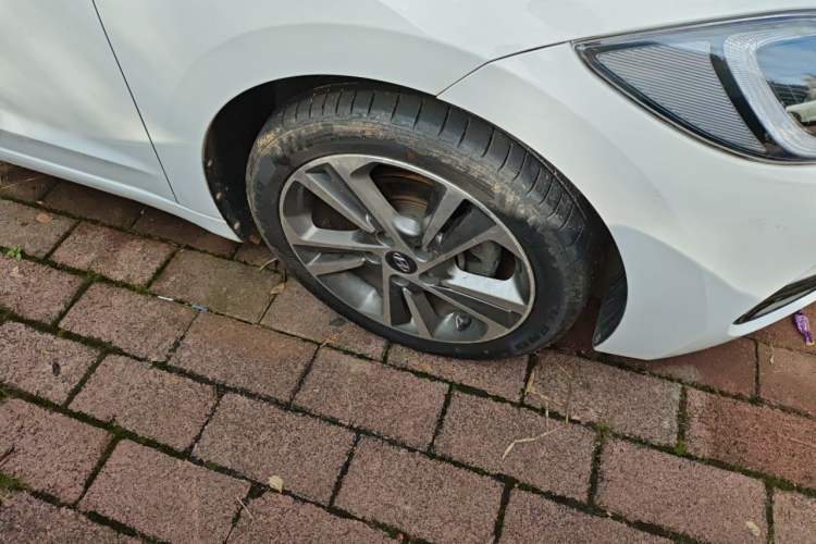 Used Hyundai Elantra (6th Generation / Lingdong) 2016 1.6L Automatic ZhiXuan – Elite Version Right Front Wheel Hub