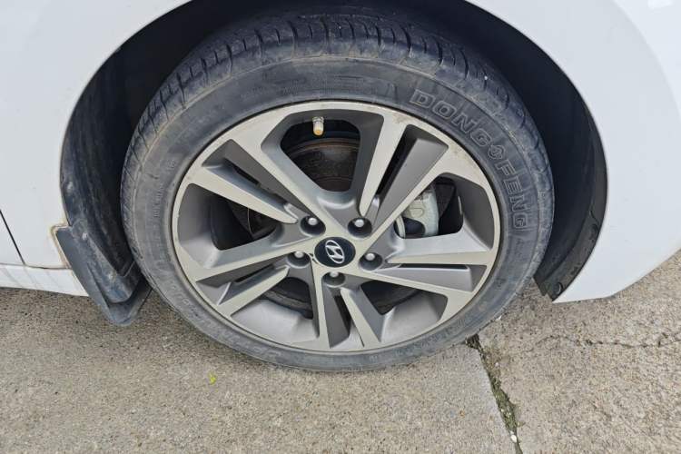 Used Hyundai Elantra (6th Generation / Lingdong) 2016 1.6L Automatic ZhiXuan – Elite Version Right Front Wheel Hub