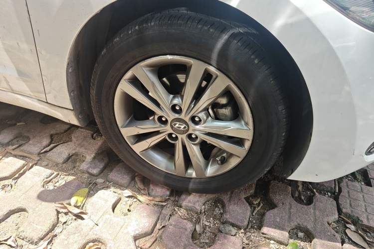 Used Hyundai Elantra (6th Generation / Lingdong) 2016 1.6L Manual ZhiXuan · Dynamic Model Right Front Wheel Hub