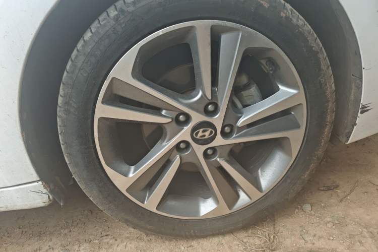 Used Hyundai Elantra (6th Generation / Lingdong) 2016 1.6L Automatic ZhiXuan – Elite Version Right Front Wheel Hub