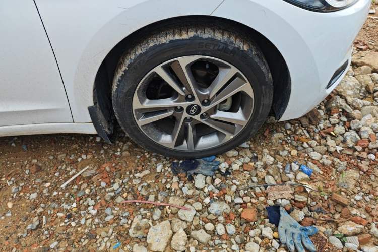 Used Hyundai Elantra (6th Generation / Lingdong) 2016 1.6L Automatic ZhiXuan – Elite Version Right Front Wheel Hub