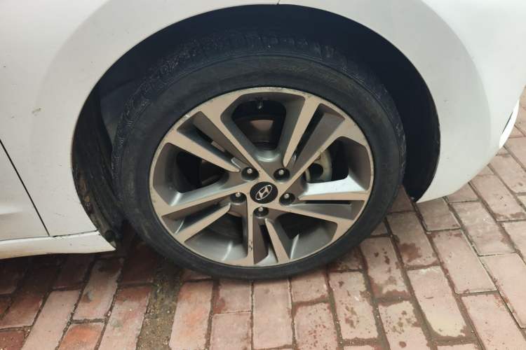 Used Hyundai Elantra (6th Generation / Lingdong) 2016 1.6L Automatic ZhiXuan – Elite Version Right Front Wheel Hub