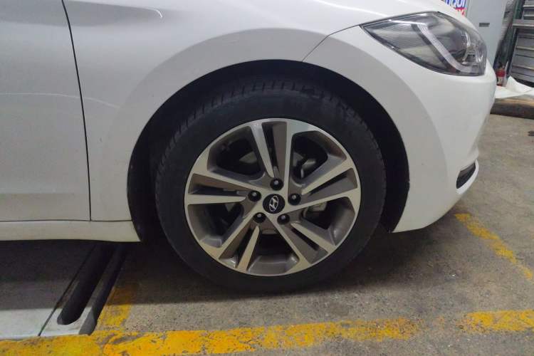 Used Hyundai Elantra (6th Generation / Lingdong) 2016 1.6L Automatic ZhiXuan – Elite Version Right Front Wheel Hub