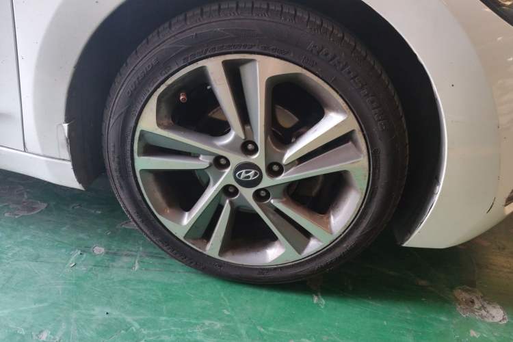 Used Hyundai Elantra (6th Generation / Lingdong) 2016 1.6L Automatic ZhiXuan – Elite Version Right Front Wheel Hub