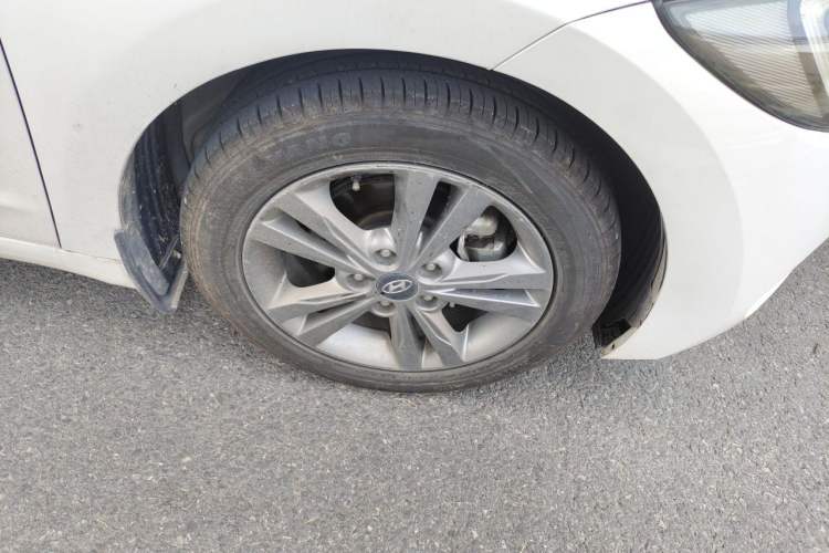 Used Hyundai Elantra (6th Generation / Lingdong) 2016 1.4T Dual-Clutch Xuan Dong · Dynamic Version Right Front Wheel Hub