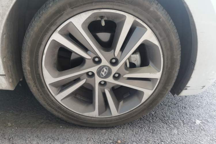 Used Hyundai Elantra (6th Generation / Lingdong) 2016 1.6L Automatic ZhiXuan – Elite Version Right Front Wheel Hub