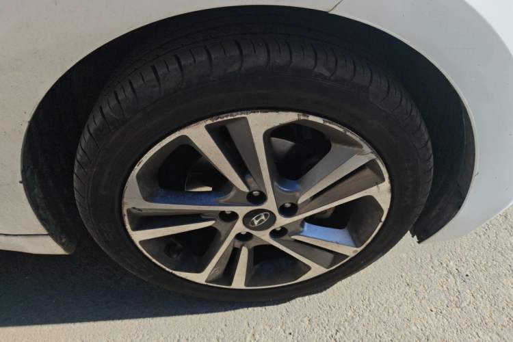 Used Hyundai Elantra (6th Generation / Lingdong) 2016 1.6L Automatic ZhiXuan – Elite Version Right Front Wheel Hub