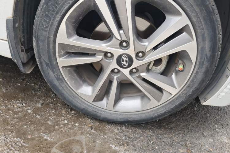 Used Hyundai Elantra (6th Generation / Lingdong) 2016 1.6L Automatic ZhiXuan – Elite Version Right Front Wheel Hub