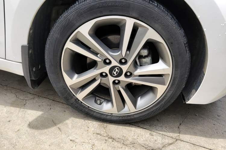 Used Hyundai Elantra (6th Generation / Lingdong) 2016 1.6L Automatic ZhiXuan – Elite Version Right Front Wheel Hub