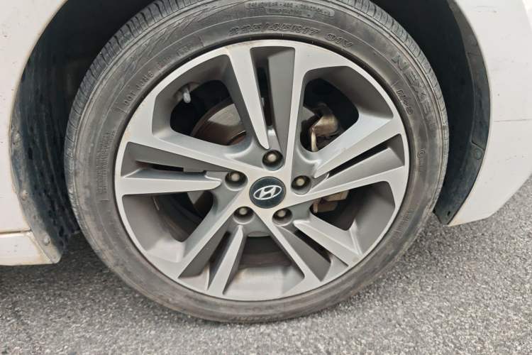 Used Hyundai Elantra (6th Generation / Lingdong) 2016 1.6L Automatic ZhiXuan – Elite Version Right Front Wheel Hub