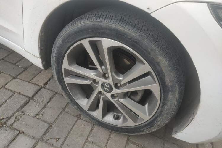 Used Hyundai Elantra (6th Generation / Lingdong) 2016 1.6L Automatic ZhiXuan – Elite Version Right Front Wheel Hub