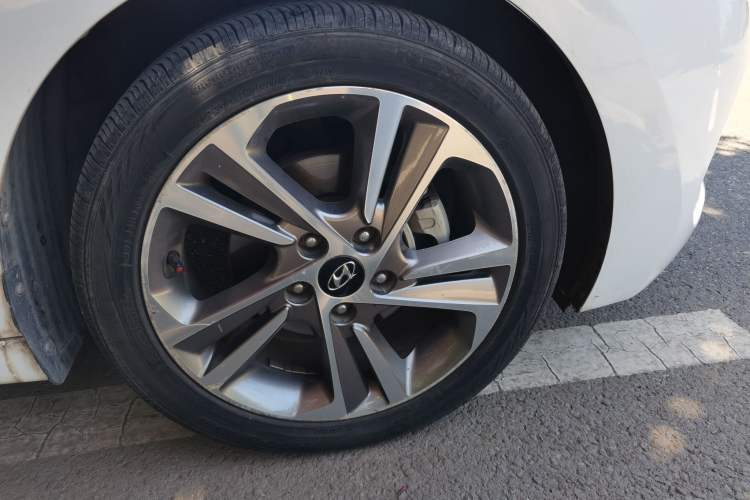 Used Hyundai Elantra (6th Generation / Lingdong) 2016 1.6L Automatic ZhiXuan – Elite Version Right Front Wheel Hub