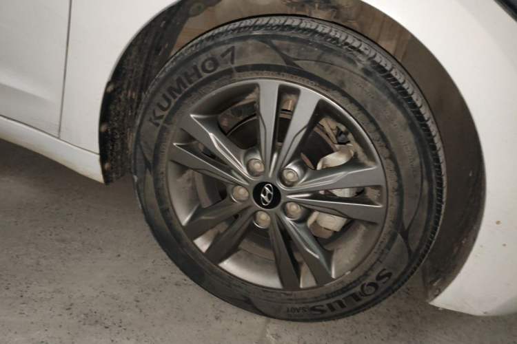 Used Hyundai Elantra (6th Generation / Lingdong) 2016 1.6L Manual ZhiXuan · Dynamic Model Right Front Wheel Hub
