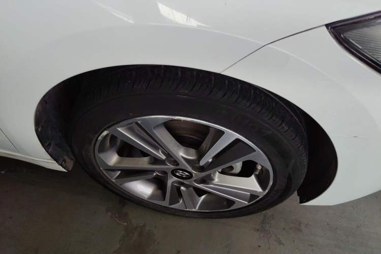 Used Hyundai Elantra (6th Generation / Lingdong) 2016 1.6L Automatic ZhiXuan – Elite Version Right Front Wheel Hub