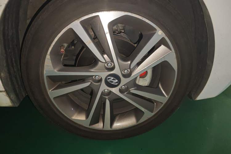 Used Hyundai Elantra (6th Generation / Lingdong) 2016 1.6L Automatic ZhiXuan – Elite Version Right Front Wheel Hub