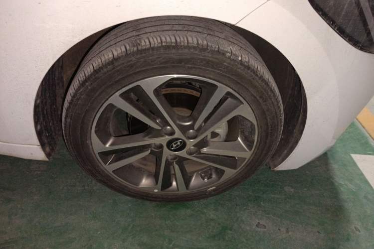Used Hyundai Elantra (6th Generation / Lingdong) 2016 1.6L Automatic ZhiXuan – Elite Version Right Front Wheel Hub