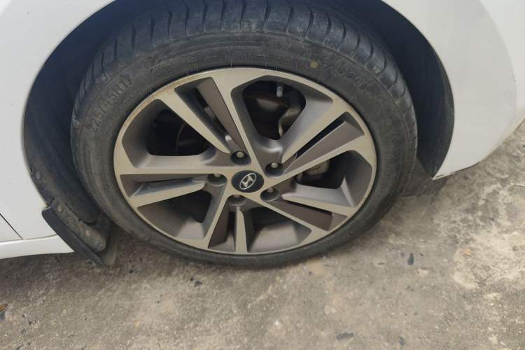 Used Hyundai Elantra (6th Generation / Lingdong) 2016 1.6L Automatic ZhiXuan – Elite Version Right Front Wheel Hub