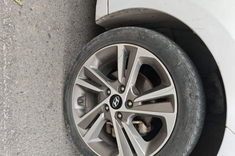Used Hyundai Elantra (6th Generation / Lingdong) 2016 1.6L Automatic ZhiXuan – Elite Version Right Front Wheel Hub