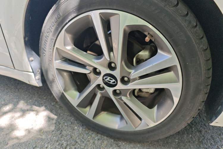 Used Hyundai Elantra (6th Generation / Lingdong) 2016 1.6L Automatic ZhiXuan – Elite Version Right Front Wheel Hub