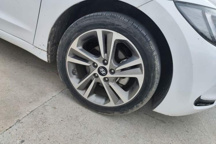 Used Hyundai Elantra (6th Generation / Lingdong) 2016 1.6L Automatic ZhiXuan · Luxury Version Right Front Wheel Hub