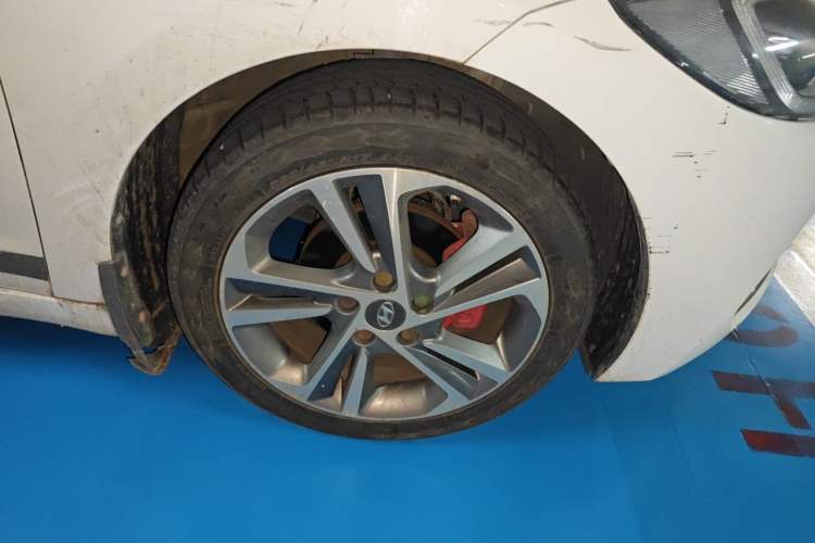 Used Hyundai Elantra (6th Generation / Lingdong) 2016 1.6L Automatic ZhiXuan – Elite Version Right Front Wheel Hub
