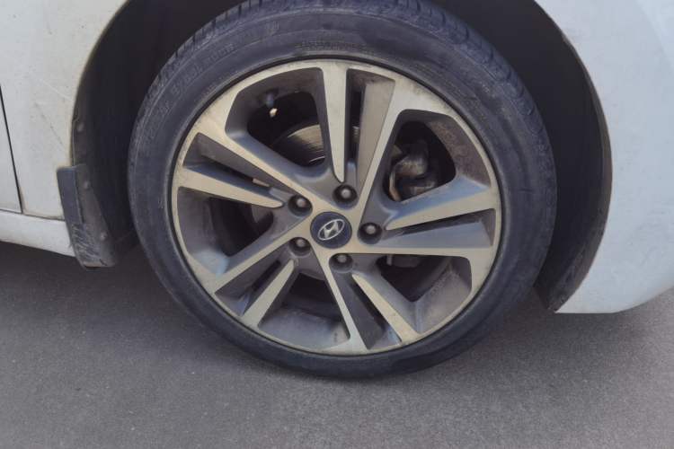 Used Hyundai Elantra (6th Generation / Lingdong) 2016 1.6L Automatic ZhiXuan – Elite Version Right Front Wheel Hub