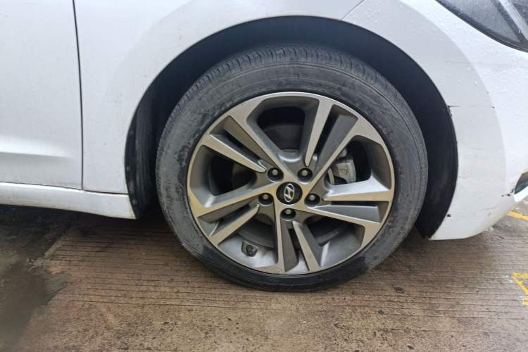 Used Hyundai Elantra (6th Generation / Lingdong) 2016 1.6L Automatic ZhiXuan – Elite Version Right Front Wheel Hub