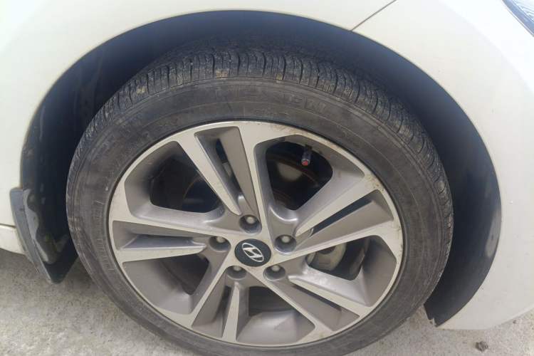 Used Hyundai Elantra (6th Generation / Lingdong) 2016 1.6L Automatic ZhiXuan – Elite Version Right Front Wheel Hub