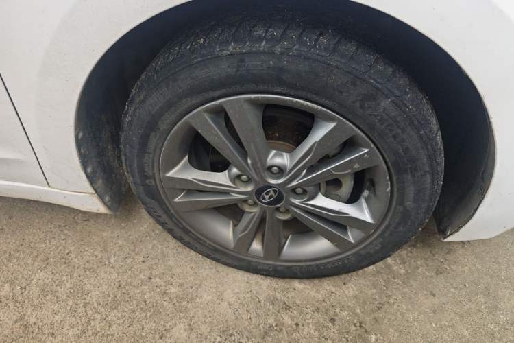 Used Hyundai Elantra (6th Generation / Lingdong) 2016 1.6L Manual ZhiXuan · Dynamic Model Right Front Wheel Hub