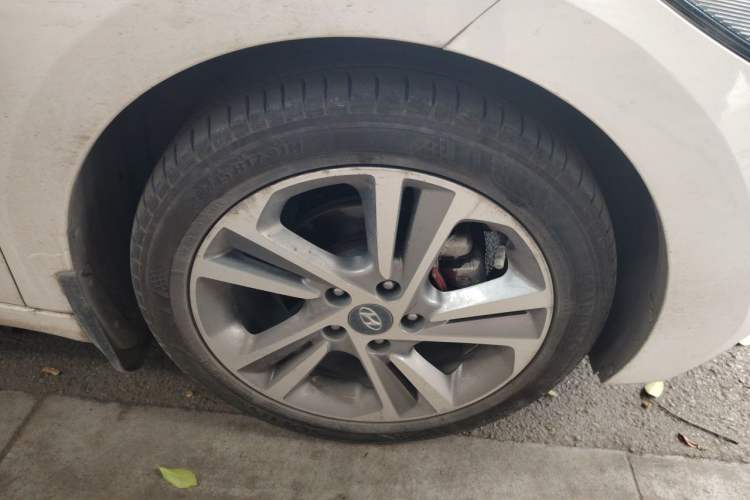 Used Hyundai Elantra (6th Generation / Lingdong) 2016 1.6L Automatic ZhiXuan – Elite Version Right Front Wheel Hub