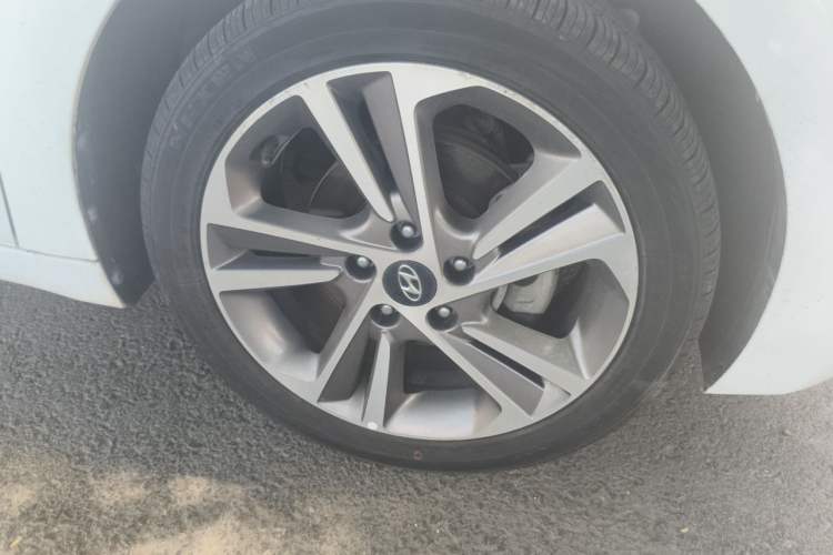 Used Hyundai Elantra (6th Generation / Lingdong) 2016 1.6L Automatic ZhiXuan – Elite Version Right Front Wheel Hub