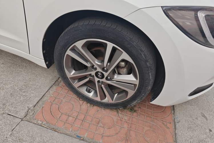 Used Hyundai Elantra (6th Generation / Lingdong) 2016 1.6L Automatic ZhiXuan – Elite Version Right Front Wheel Hub