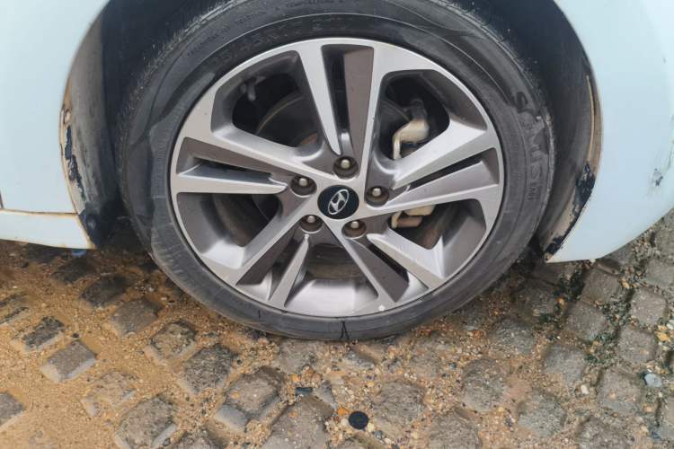 Used Hyundai Elantra (6th Generation / Lingdong) 2016 1.6L Automatic ZhiXuan – Elite Version Right Front Wheel Hub